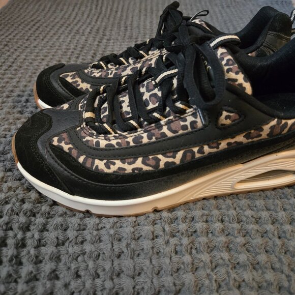 Skechers tennis shoes for women - Picture 6 of 6